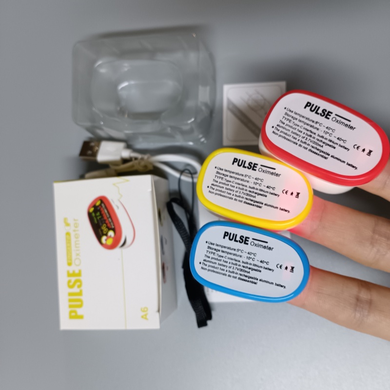Super mini Blood Oxygen Meter rechargeable Fingertip Oximeter with Quick Readings for kids - 图片 4